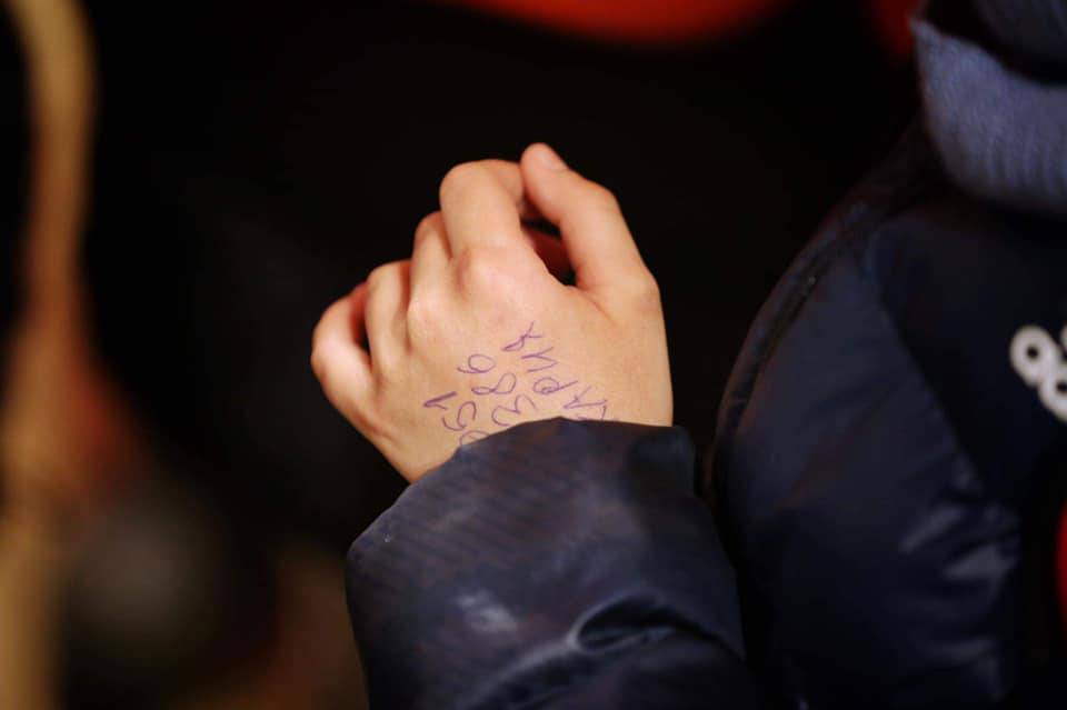 Vrećica u ruci i broj na dlanu: Dječaka iz Ukrajine roditelji su poslali preko granice da se spasi