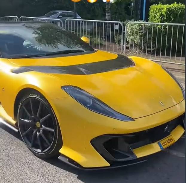 FOTO Mijenja ime na dresu, ali i aute, kao čarape! Pogledajte impresivnu Haalandovu garažu