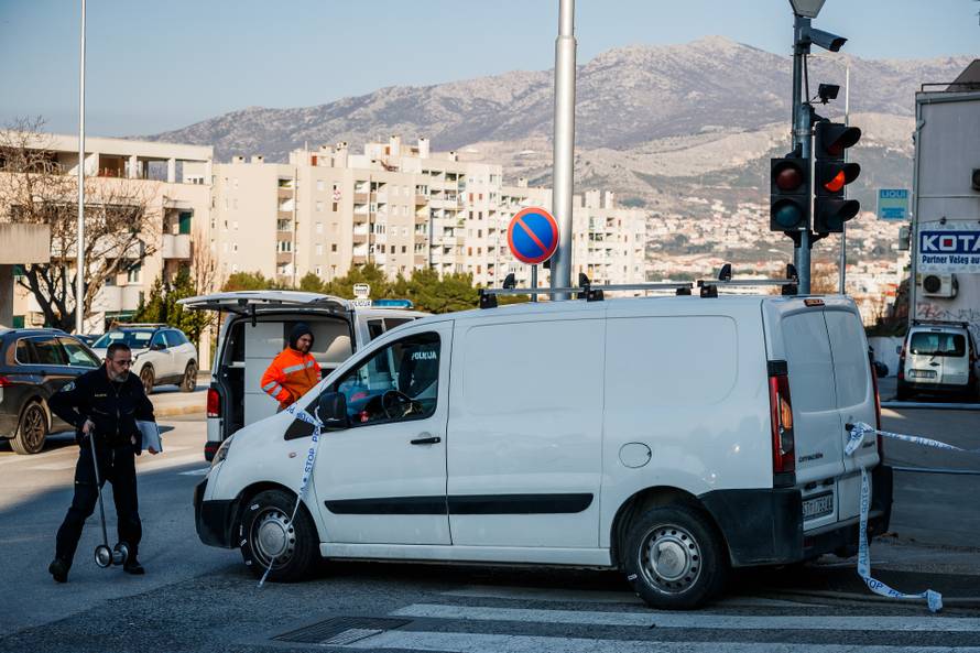Split: Kombi naletio na petero djece, prevezena su u bolnicu