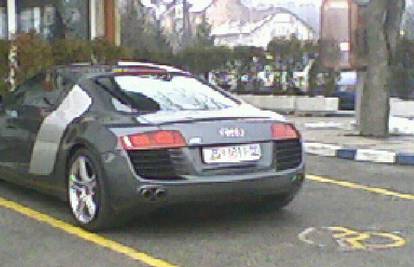 Skupocjenim Audijem R8 stao na mjesto za invalide