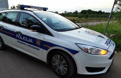 Policija privela dilera, pronašli 300 grama heroina i 14.500 kn