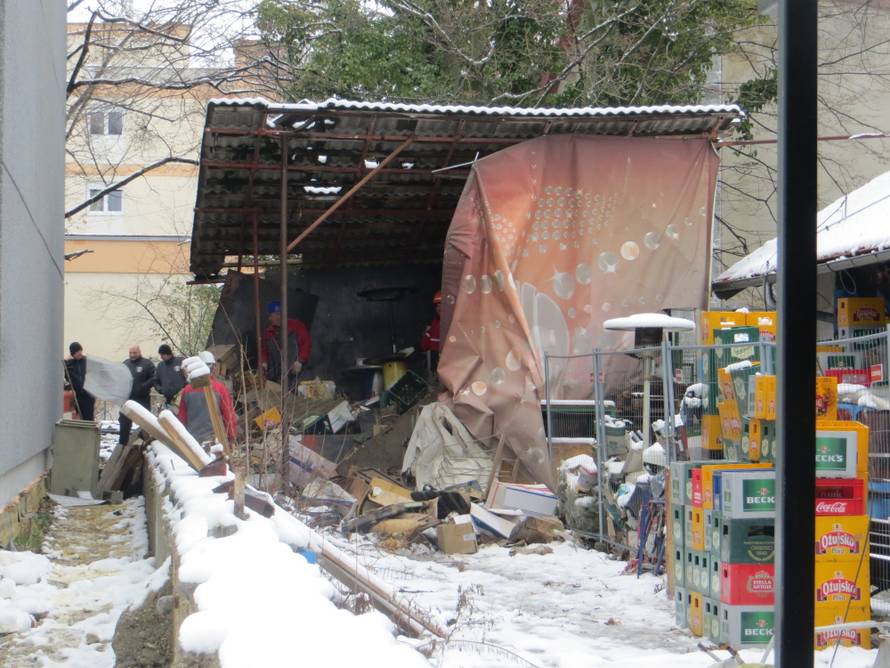 Miki ruši Jabuku: Sramotna čestitka za 50. rođendan kluba