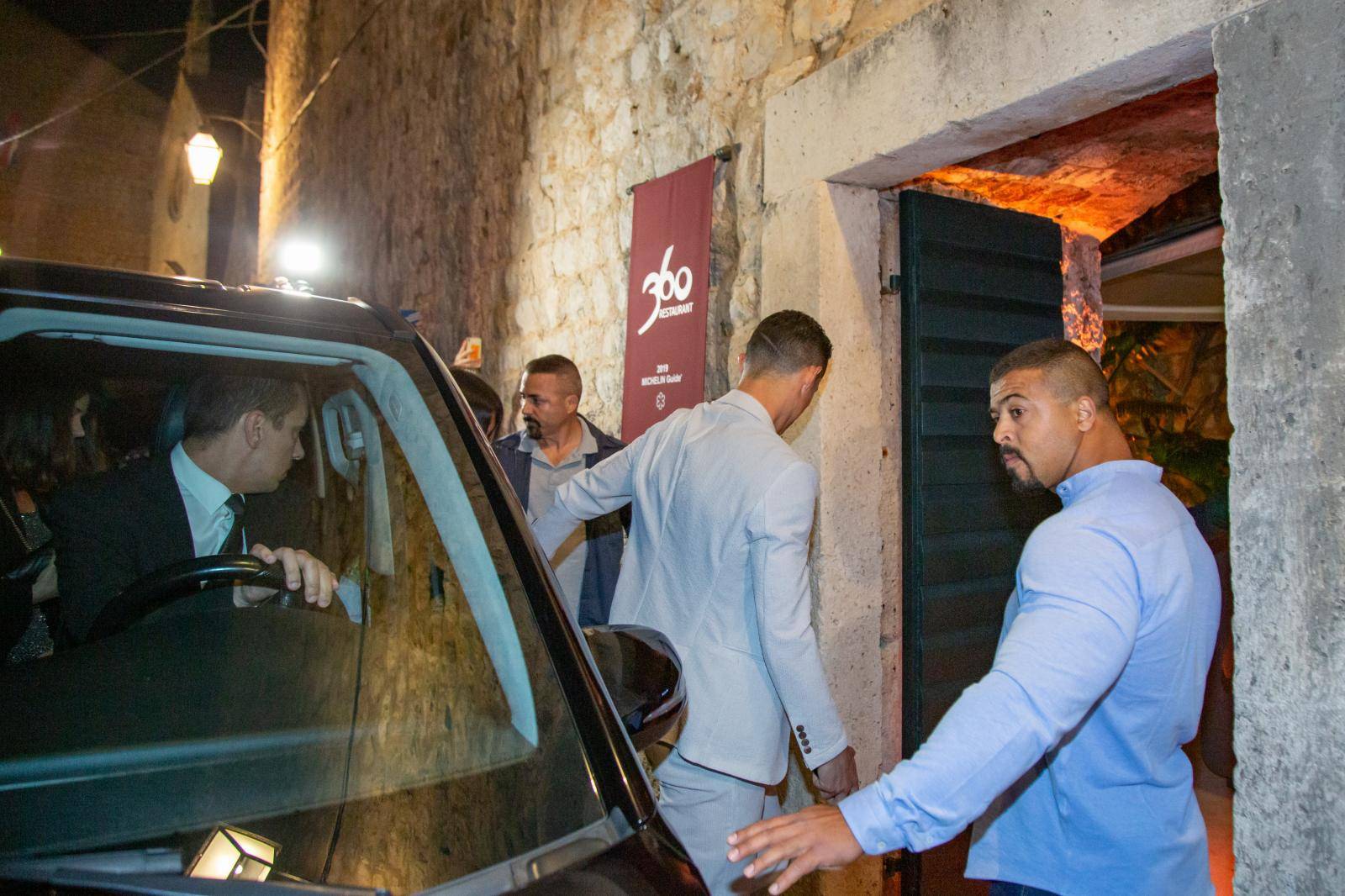 Dubrovnik: Ronaldo i društvo večerali u poznatom restoranu