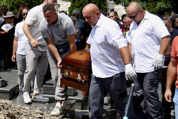 Sprovod glumca Josipa Pejakovića u Sarajevu