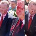 Zaliven crvenom bojom: Ruski diplomat došao položiti vijenac u Varšavi, prosvjednici ljuti...