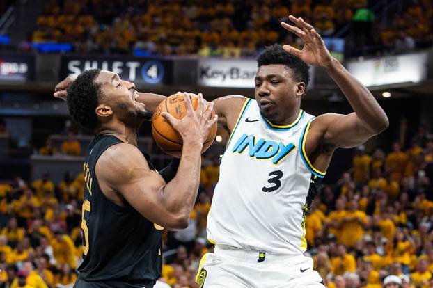 NBA: Playoffs-Cleveland Cavaliers at Indiana Pacers