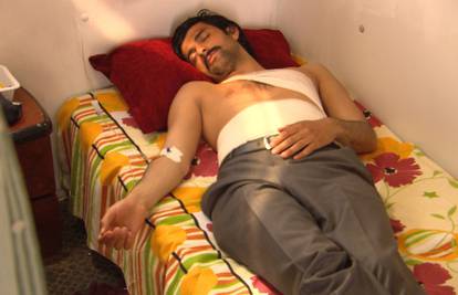 Mustafa završi u bolnici i opet mu pomaže doktor Serdar