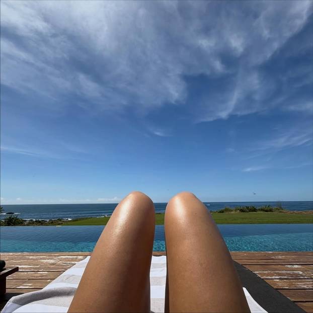 FOTO Nikad zgodnija Demi Lovato u badiću oduzima dah, pokazala je i tetovaže...