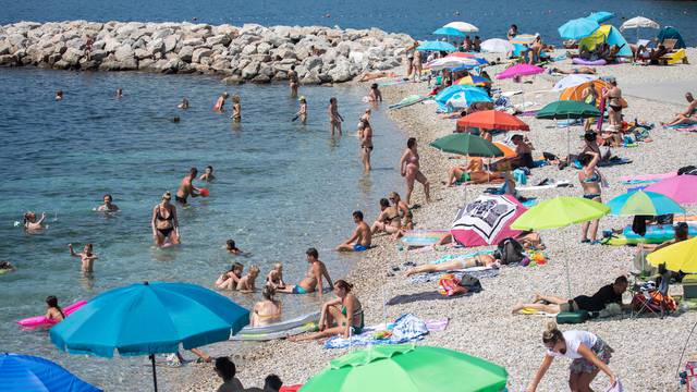 Rijeka: Spas od vrućina na plaži