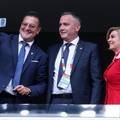 Pao je i selfie. Kolinda u dru&scaron;tvu vrha HNS-a bodri reprezentaciju