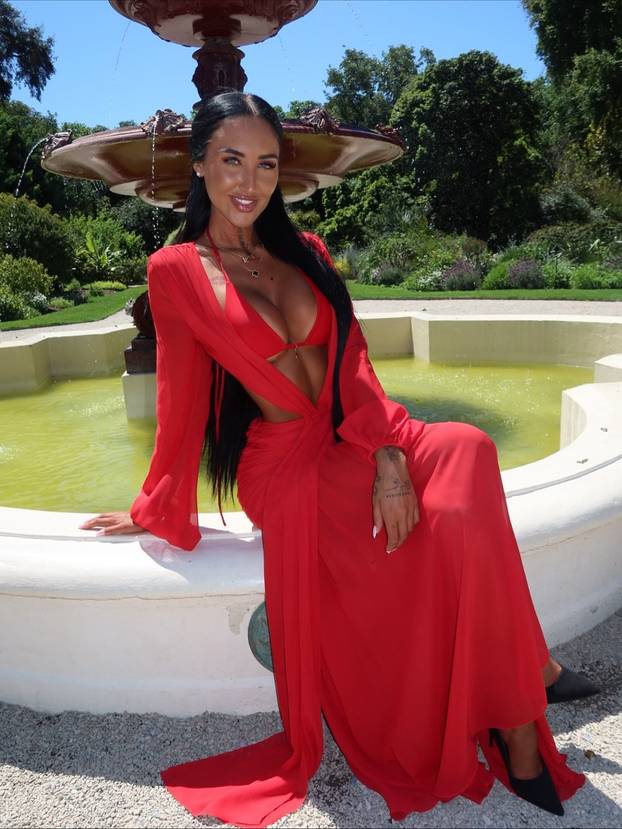 FOTO Ima top tijelo i tajnim poslom zarađuje bogatstvo: 'Ne tražite me novac, nađite posao'