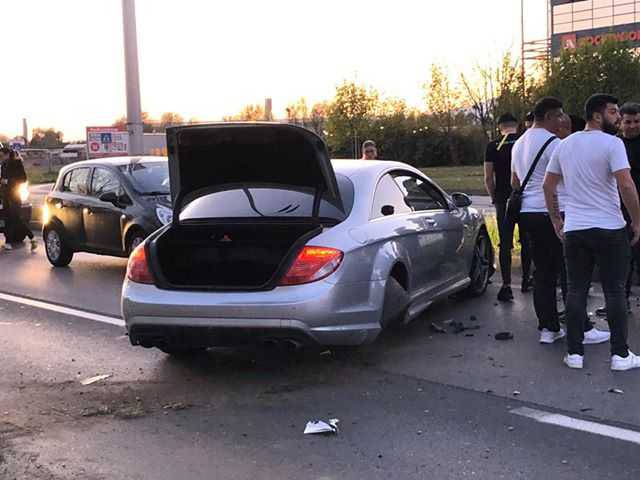 Na Slavonskoj aveniji: Autom se zabio u teretni kamion