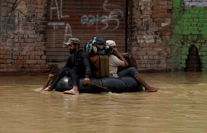Pakistan proglasio izvanredno stanje zbog velikih poplava, 180.000 ljudi je evakuirano...