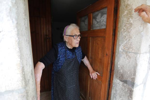 Lubenice, mjesto na Cresu s dva stanovnika