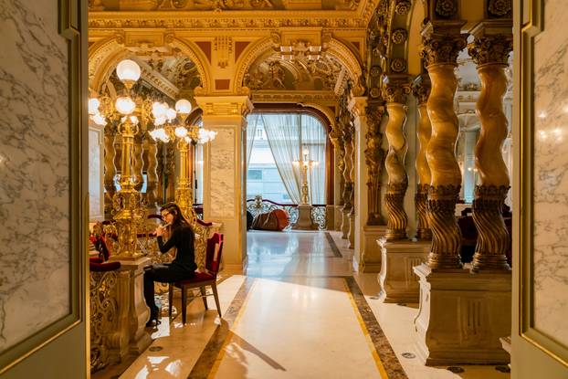Interior view of the famous New York Palace Café