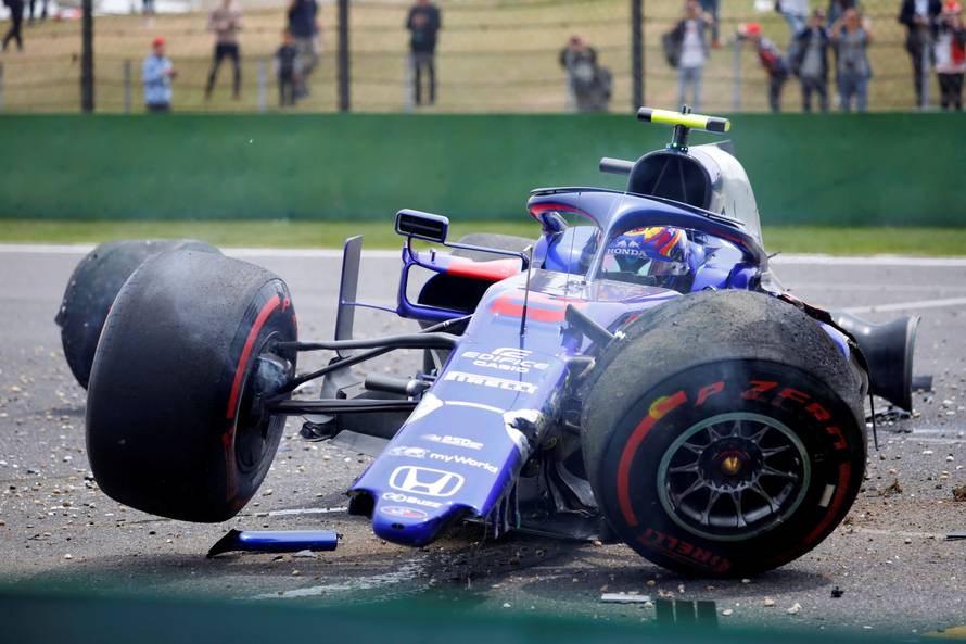 Malo lakiranja i bit će k'o nov! Zabio se u ogradu s 200 km/h