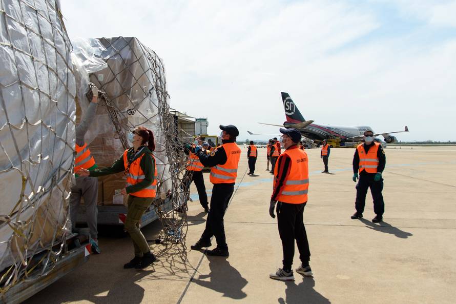 'Naravno da se bojimo zaraze, ali pomaganje je nama čast...'