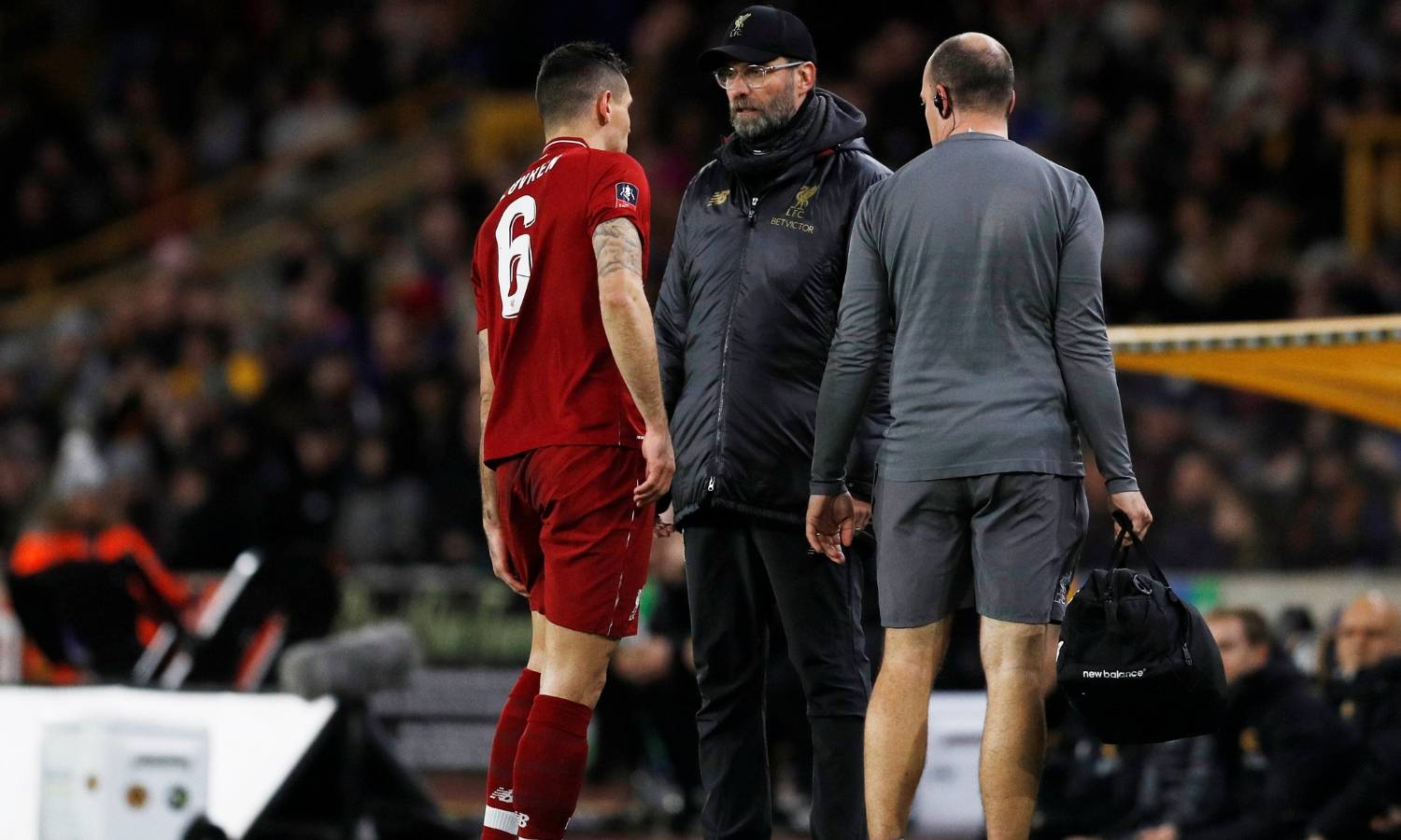 Dupla nevolja: Liverpool ispao iz kupa, a Lovren se ozlijedio