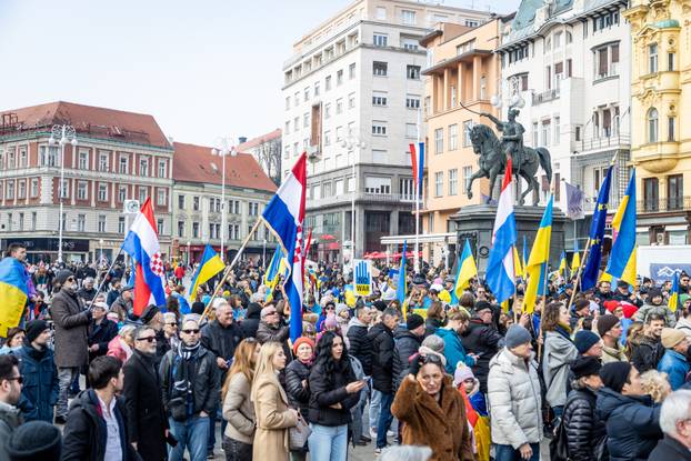 Zagreb: Skup podrške Ukrajini i ukrajinskom narodu na Trgu bana Josipa Jelačića