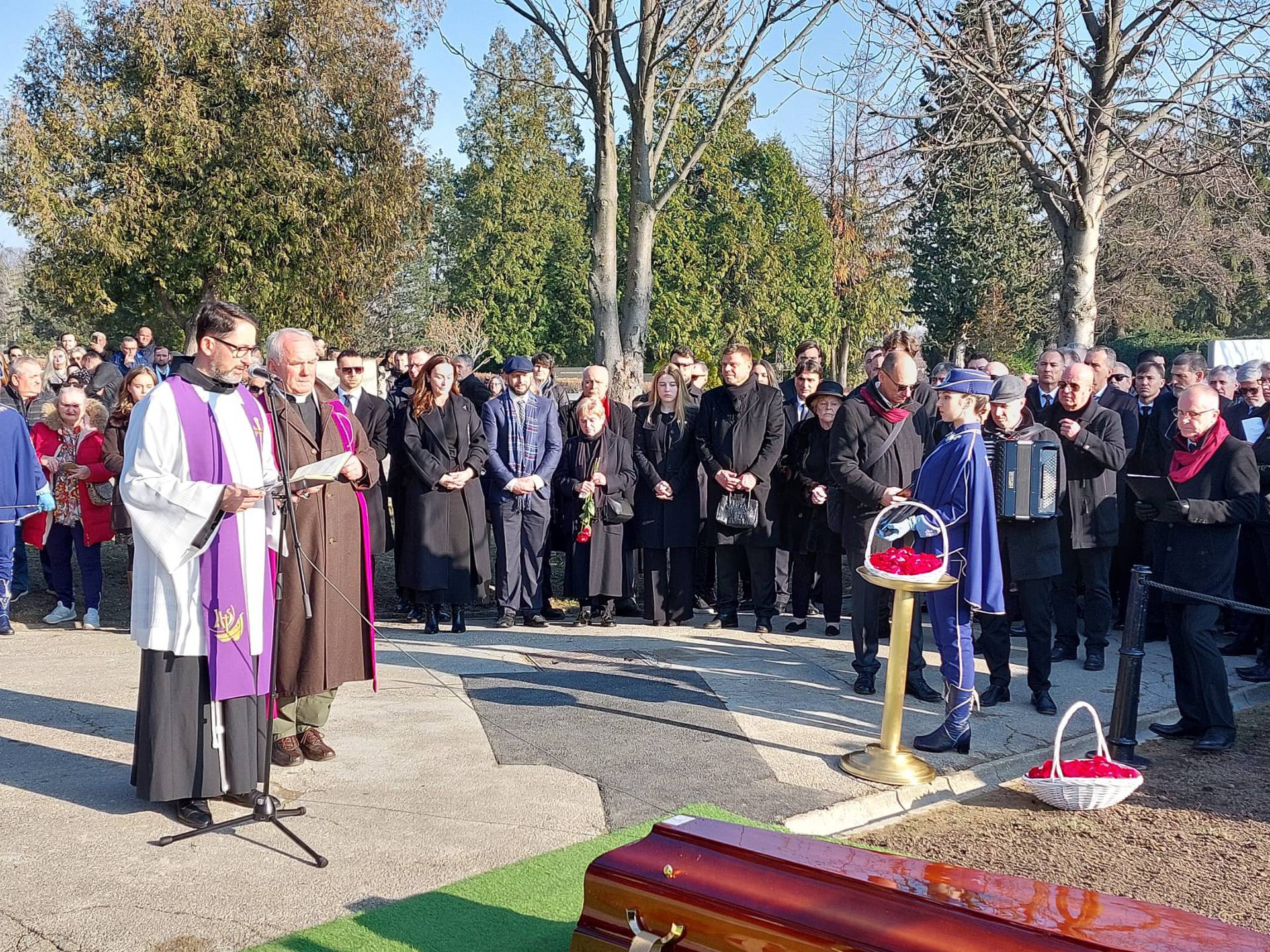 Legendarni trener Ćiro Blažević pokopan na Aleji velikana na Mirogoju: Stotine ga ispratile