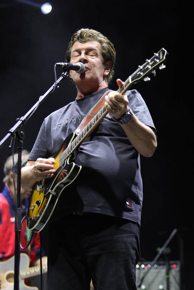 Osijek: Bajaga i Instruktori održali koncert u dvorani Gradski vrt 