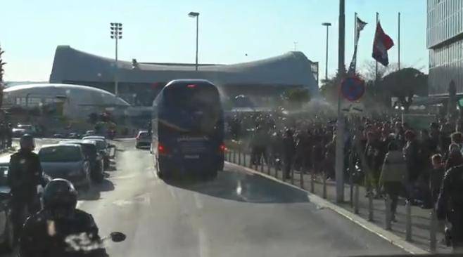 VIDEO Dinamo podnosi kaznene prijave zbog napada na bus, zatražit će i inspekciju policije!