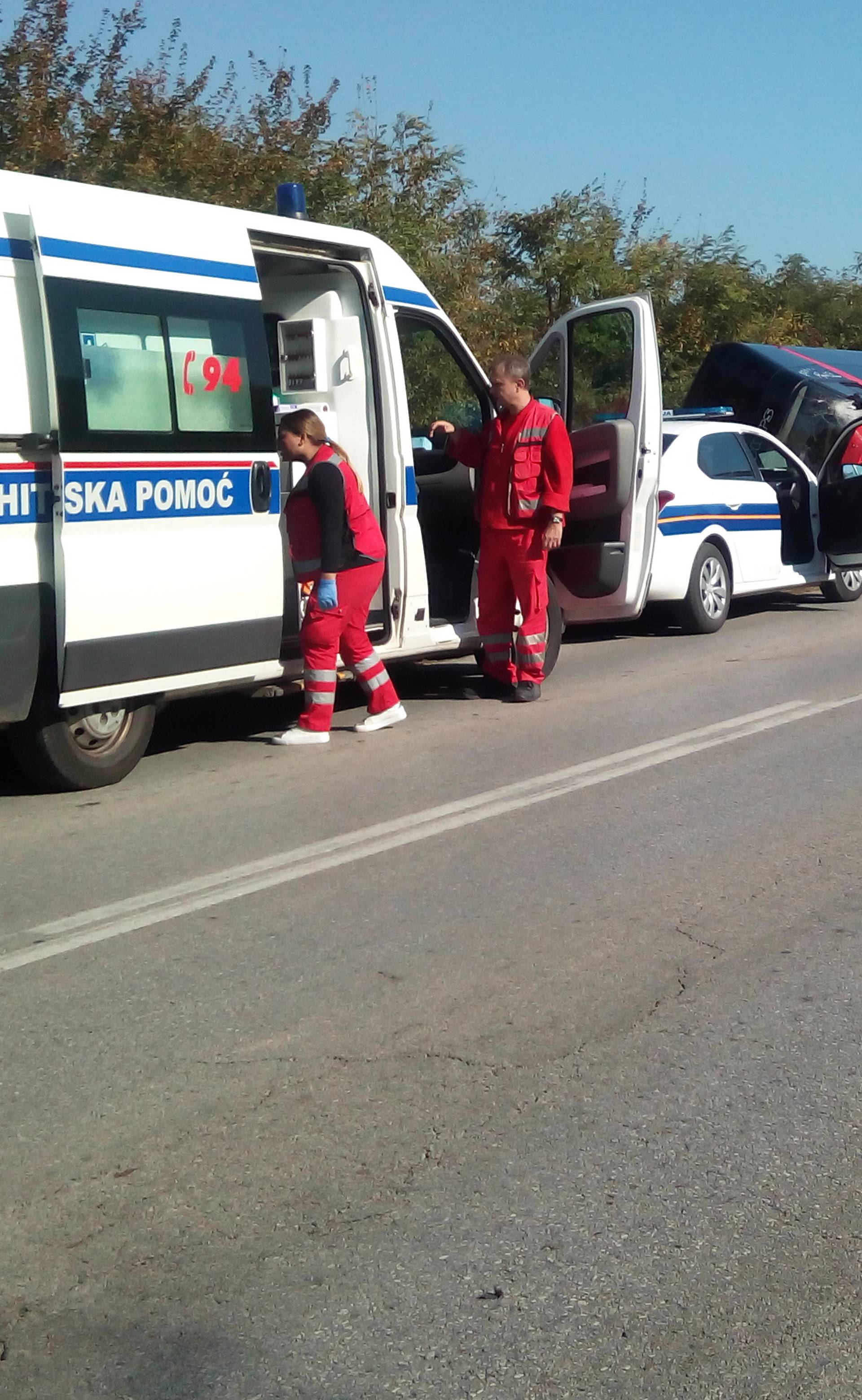 Prevrnuo se autobus pun djece, jedan poginuo, ima i ozlijeđenih