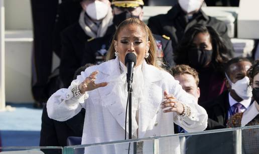 Jennifer Lopez ubacila svoj stih dok je pjevala na inauguraciji: 'Mene je sram ovo gledati...'