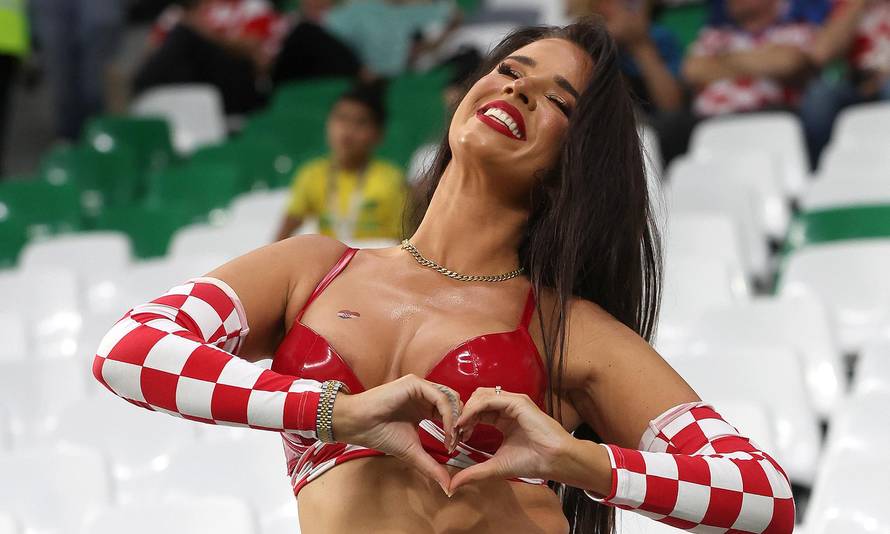 KATAR 2022 - Ivana Knoll u prepoznatljivom izdanju na utakmici Hrvatske i Brazila