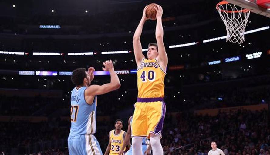 U vrtiću je imao nogu broj 39,  a košarku počeo igrati - dvaput