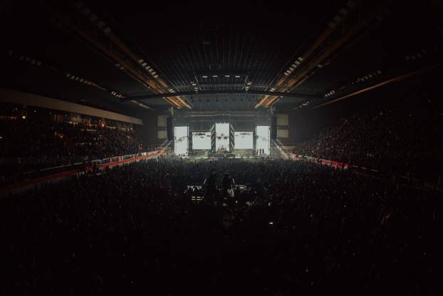 FOTO Pogledajte atmosferu s prvog koncerta Thompsona na prepunim splitskim Gripama