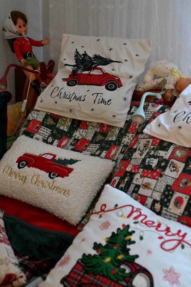 24SATA Zagreb: Stan ukrašen blagdanskim dekoracijama