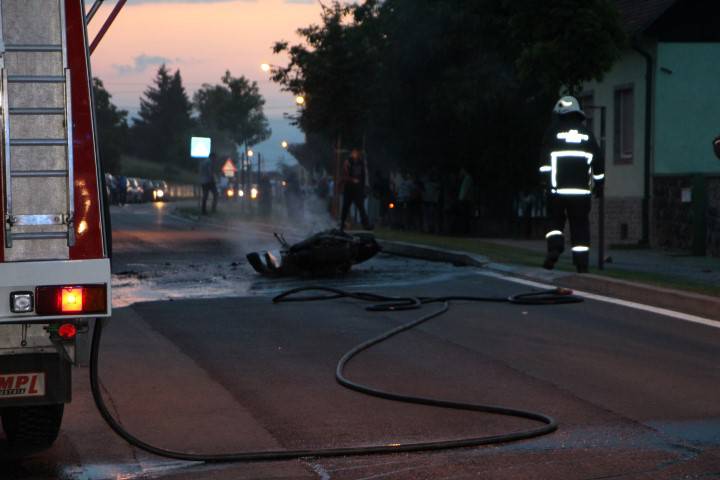 Motocikl je planuo i izgorio, vozača su prevezli u bolnicu