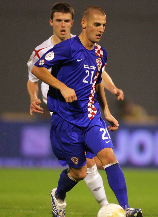 ARHIVA - 2006. Zagreb: Vatreni i "maksimirska krtica" srušili su Englesku 