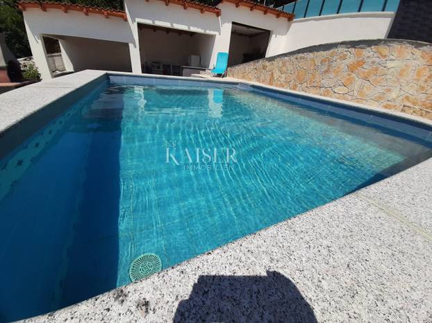 FOTO U Rijeci prodaju ovu kuću od 24 kvadrata za 500.000 €: 'Uživajte u pogledu na more'