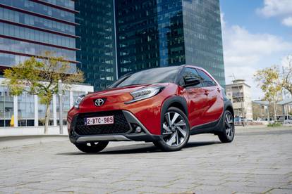 Vozili smo novu Toyotu Aygo X: Maleni automobil s crossover karakterom i gradskom 'dušom'