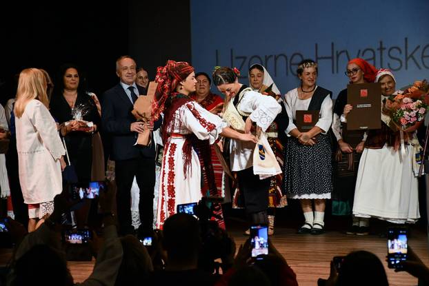 FOTO Žena, majka, kraljica! Ovo je naša najuzornija seoska žena