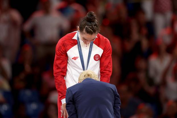 Olimpijske igre Pariz 2024., Kolinda Grabar-Kitarović uručila je zlatnu medalju Barbari Matić
