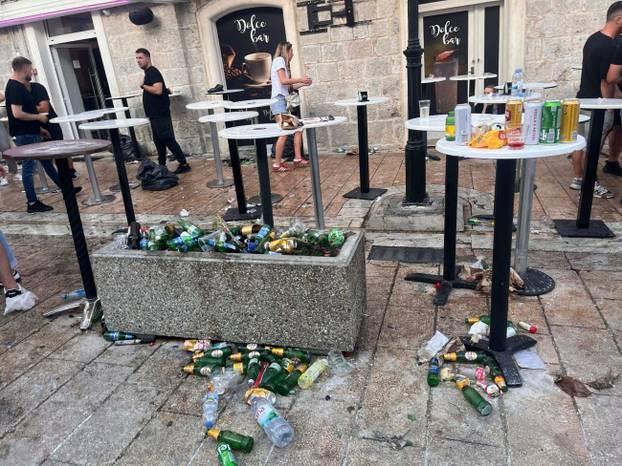 FOTO Plastične boce, vrećice: Evo kako je izgledao Hipodrom nakon koncerta Thompsona...