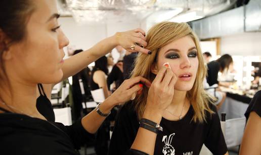 Iza kulisa Tjedana mode: Pet trikova za savršeni makeup