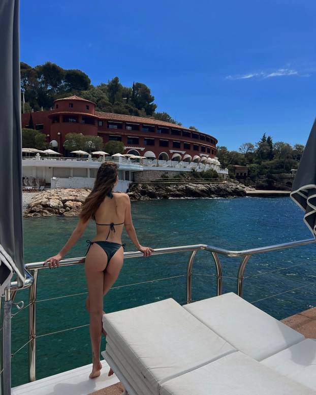 FOTO 'Trogirska Heidi Klum' na Poljudu: Voli Hajduk i brze aute, a zavidi joj i Victoria Beckham