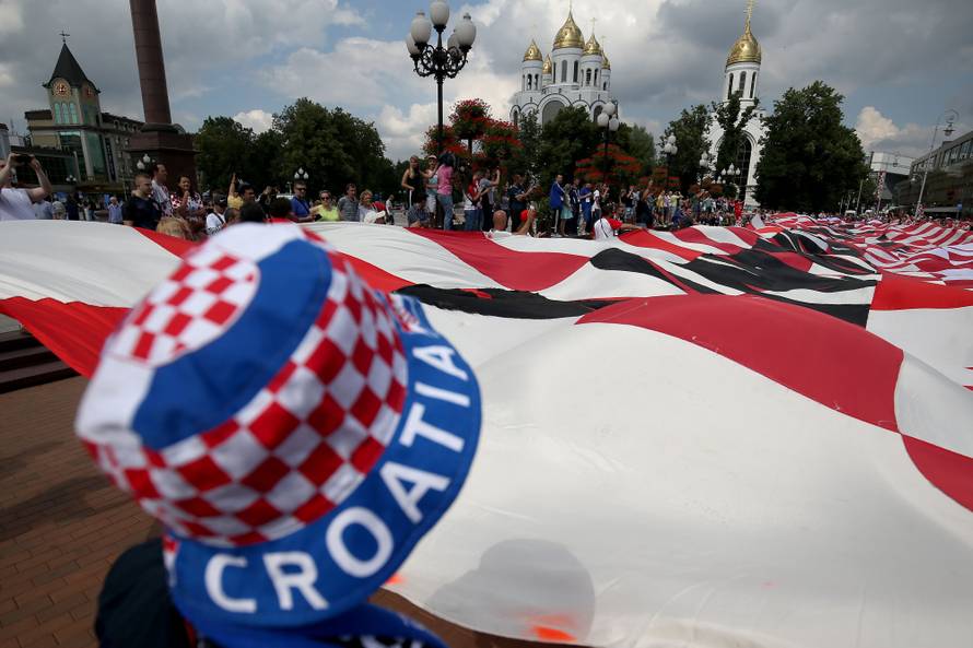 Vatrena fešta: Bjelovar prekrila megazastava od gotovo 100 m!