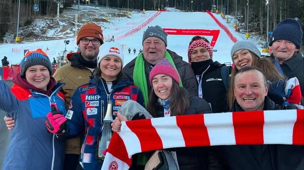 FOTO Fotografije iz obiteljskog albuma Zrinke Ljutić: Od dječjih skijanja pa sve do vrha svijeta