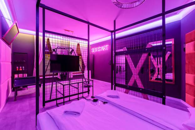 FOTO BDSM stan u Poljskoj je za ljubitelje grube akcije pravi raj!