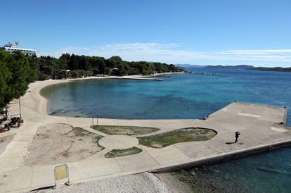 FOTO Stigla jesen, a plaže u Dalmaciji skroz puste i prazne