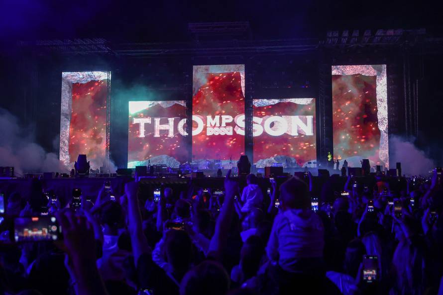 Obožavatelji na velikom koncertu Marka Perkovića Thompsona u Sinju