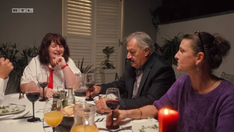 Strogi Franjo i kod Mande našao zamjerku, ona odbrusila: Svaku večer isto, a počistite tanjur...