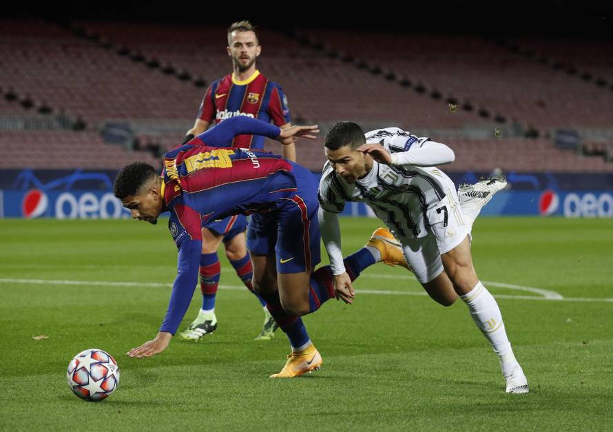Champions League - Group G - FC Barcelona v Juventus