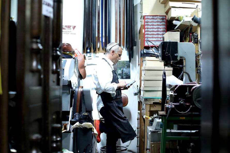 Savjeti postolara: Naučite kako ispravno mazati i čuvati cipele