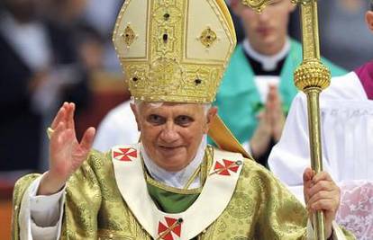 Papa za novu 2009. tražio 'solidarnost i trijeznost'